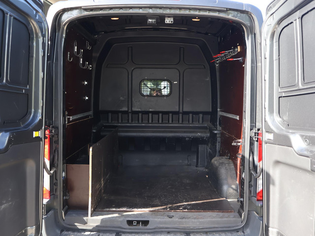 Foto 2 van Ford Transit 330 2.0 TDCI 130 PK L2H2 DUBBEL CABINE 5-PERS. *85.969 KM* | EURO 6 | TREKHAAK 2650 KG