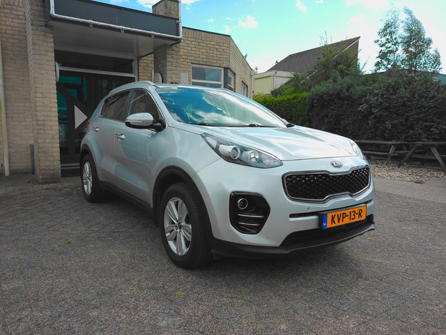 Foto 10 van Kia SPORTAGE 1.6 GDI First Edition leer camera zeer mooie auto