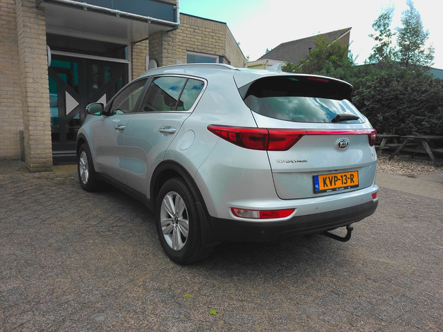 Foto 7 van Kia SPORTAGE 1.6 GDI First Edition leer camera zeer mooie auto