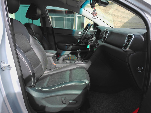 Foto 3 van Kia SPORTAGE 1.6 GDI First Edition leer camera zeer mooie auto