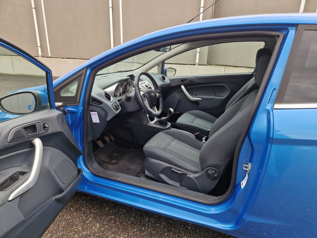 Foto 8 van Ford Fiesta 1.25 Titanium (bj 2010)
