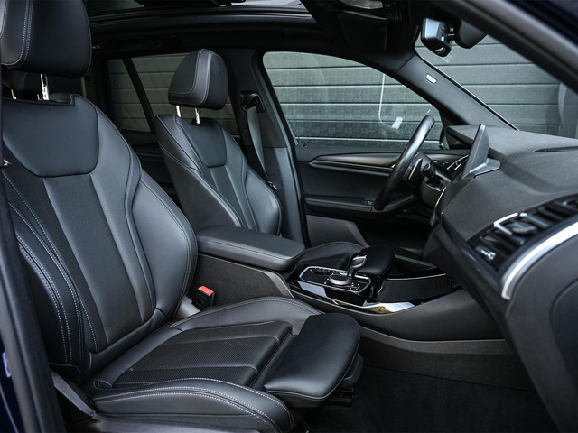 Foto 3 van BMW X3 xDrive30e High Executive M-sport | Panoramadak | Harman/Kardon | Camera | Active Cruise | Mem