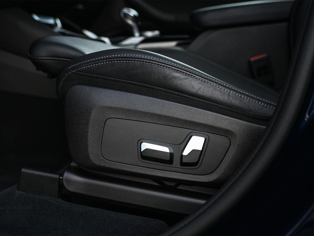 Foto 2 van BMW X3 xDrive30e High Executive M-sport | Panoramadak | Harman/Kardon | Camera | Active Cruise | Mem