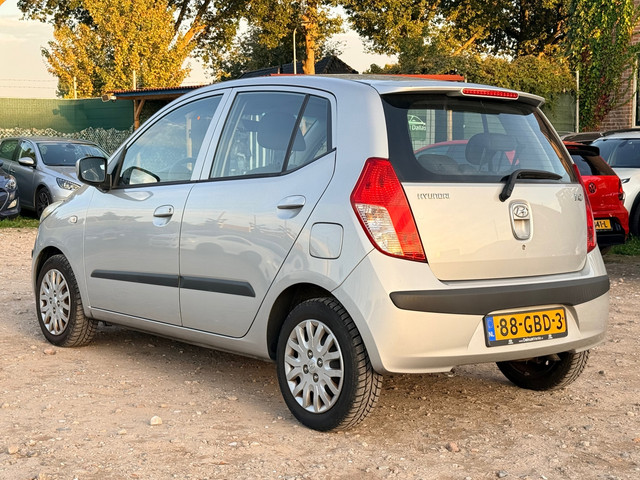 Foto 10 van Hyundai I10 1.1 Dynamic Cool/ ZEER NETJES