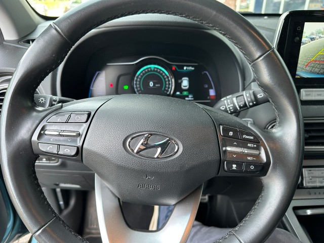HYUNDAI KONA EV FASHION 64 KWH, 3-fase, Camera, Warmtepomp, Carplay, Navi, Keyless, ALL IN prijs!