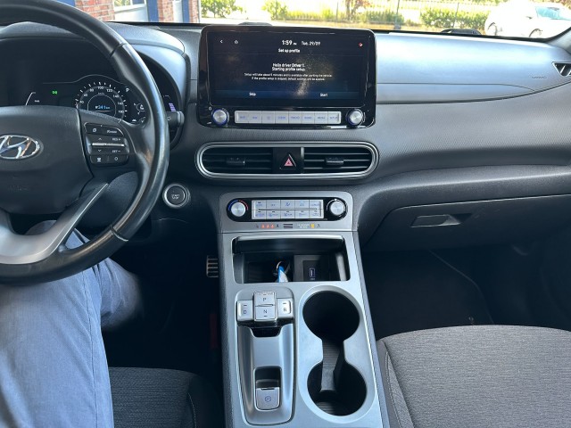 Foto 8 van HYUNDAI KONA EV COMF SMART 64 KWH, 3 fase, Camera, Warmtepomp, Carplay, Navi, Keyless, ALL IN prijs!
