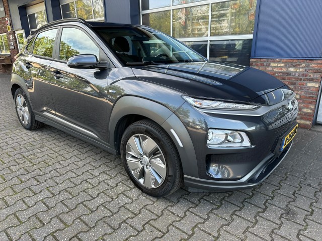 Foto 7 van HYUNDAI KONA EV COMF SMART 64 KWH, 3 fase, Camera, Warmtepomp, Carplay, Navi, Keyless, ALL IN prijs!