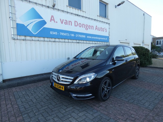 Foto 10 van MERCEDES-BENZ B-KLASSE 180 AMBITION Automaat,Navi,Xenon,Camera,Trhaak
