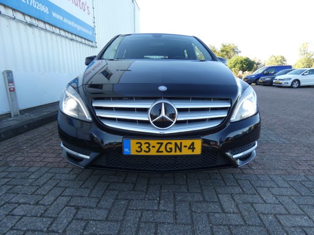 Foto 8 van MERCEDES-BENZ B-KLASSE 180 AMBITION Automaat,Navi,Xenon,Camera,Trhaak