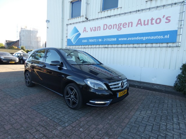 Foto 7 van MERCEDES-BENZ B-KLASSE 180 AMBITION Automaat,Navi,Xenon,Camera,Trhaak