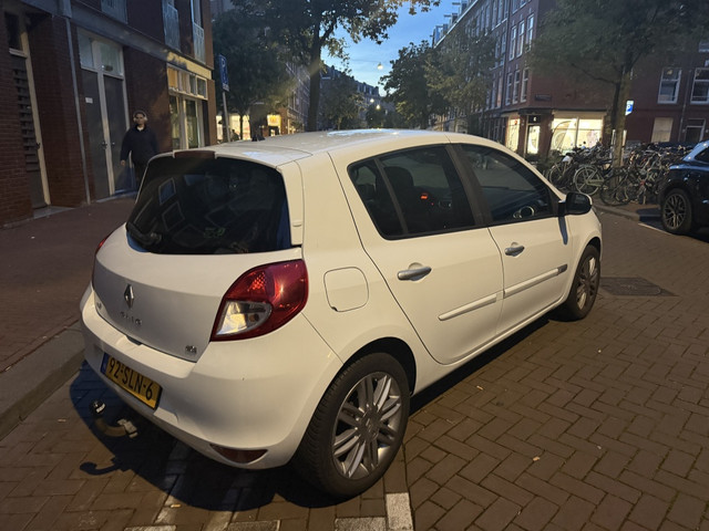 Foto 9 van Renault Clio 1.5 dCi Collection Clima|Cruise (bj 2011)