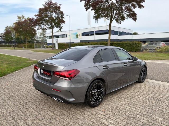Foto 10 van MERCEDES-BENZ A-KLASSE 200 AMG Night Pakket Navi Led
