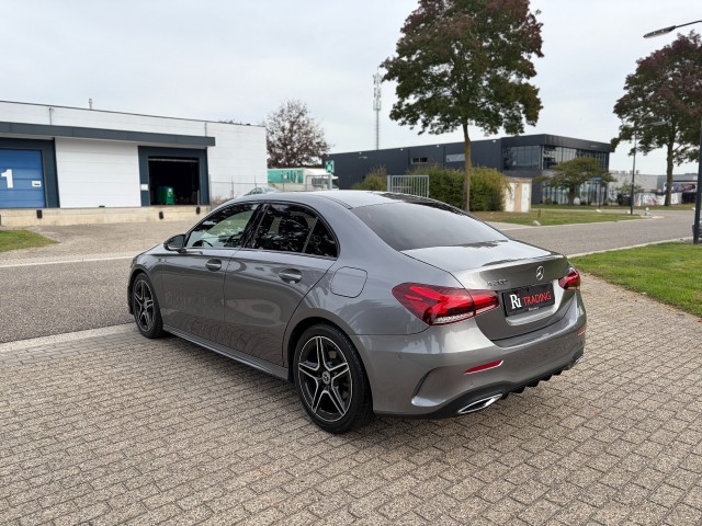 Foto 9 van MERCEDES-BENZ A-KLASSE 200 AMG Night Pakket Navi Led