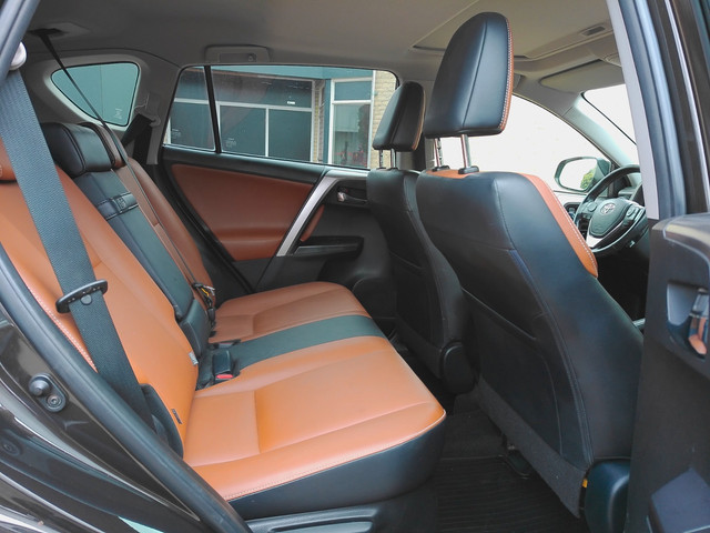 Foto 6 van Toyota RAV4 2.5 Hybrid AWD Executive schuifdak vol opties