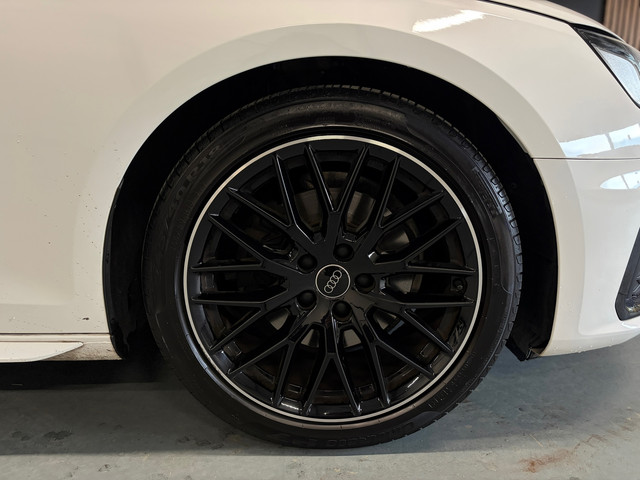 Foto 3 van Audi A4 Avant 35 TFSI S edition Competition Virtual Dealer onderhouden Navi Keyless