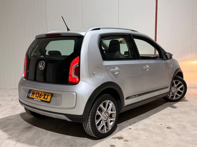 Foto 2 van Volkswagen Up! 1.0 cross up! BlueMotion