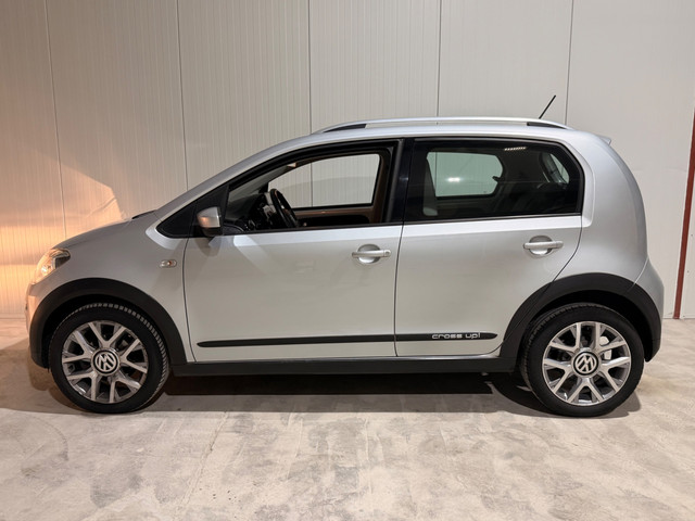 Foto 6 van Volkswagen Up! 1.0 cross up! BlueMotion
