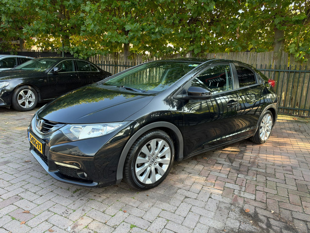 Foto 2 van Honda Civic 1.4 Sport|Clima|Cruise|Camera|PDC|APK 04-2027|