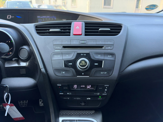 Foto 8 van Honda Civic 1.4 Sport|Clima|Cruise|Camera|PDC|APK 04-2027|