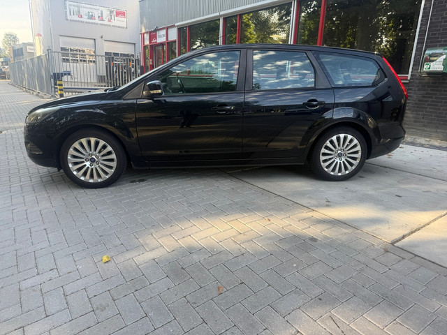 Foto 5 van Ford Focus Wagon 1.6 Titanium Navi Airco
