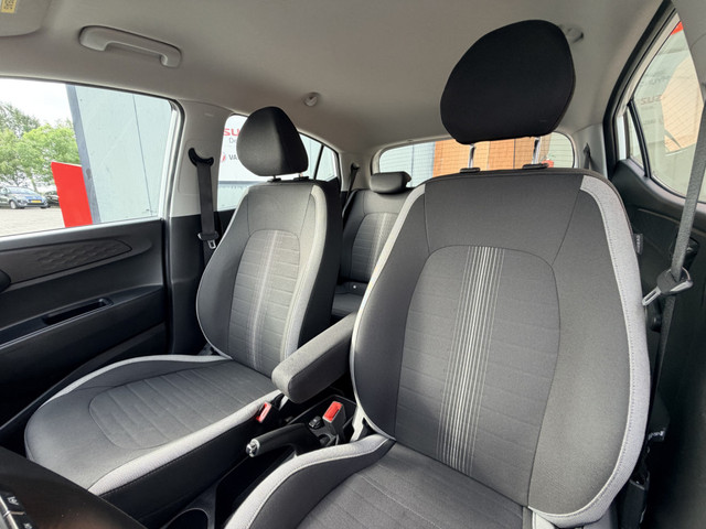 Foto 10 van Hyundai i10 1.0 Comfort | Carplay | Airco | DAB | Lane Assist | Cruise Control