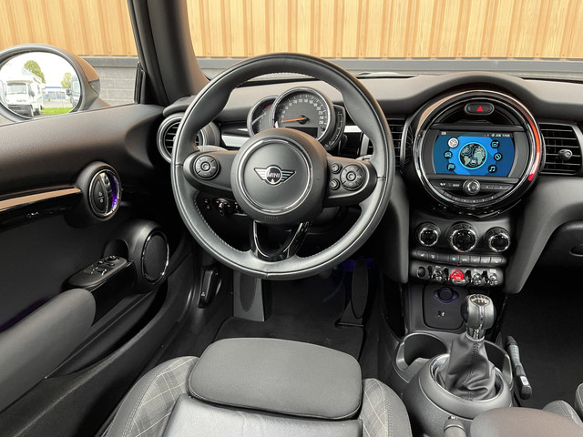 Foto 9 van MINI 3-deurs 1.5 Cooper Chili | Origineel Nederlands | NAP | Keyless go/entry | Stoelverwarming | Ai