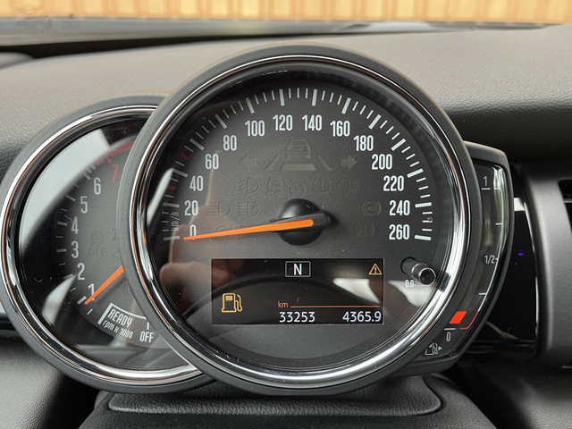 MINI 3-deurs 1.5 Cooper Chili | Origineel Nederlands | NAP | Keyless go/entry | Stoelverwarming | Ai