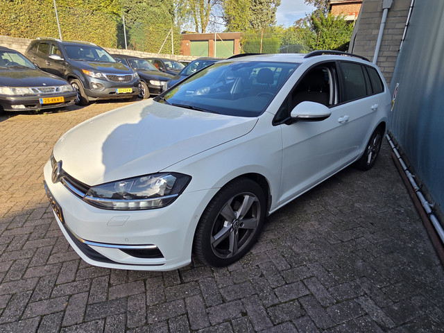 Foto 10 van Volkswagen Golf Variant 1.5 TSI Highline VIRTUAL COCKPIT NAVI TEL CAMERA