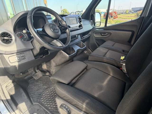 Foto 2 van Mercedes-Benz SPRINTER 317 CDI L2H2 AUTOMAAT FULL-LED NAVI CAMERA FACELIFT