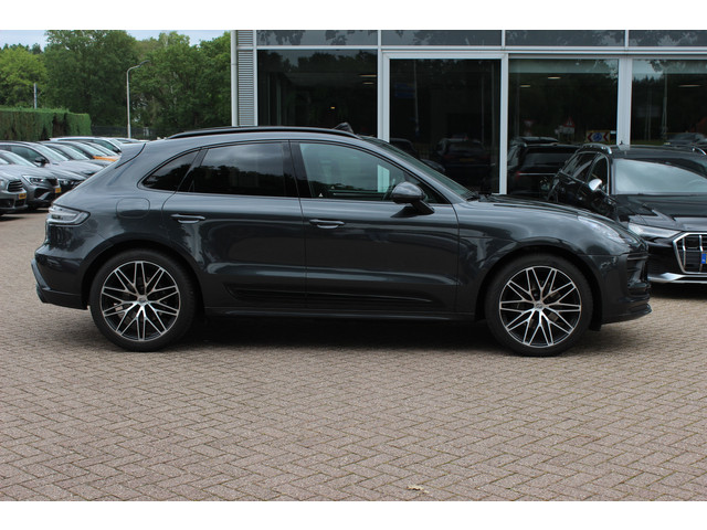 Foto 6 van Porsche Macan 2.0 T / Trekhaak / Panoramadak / Camera / Luchtvering / Keyless / 21'' / Adaptieve Sto