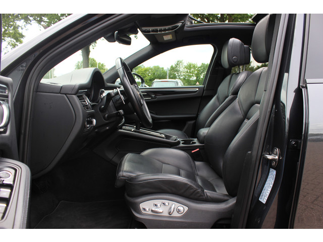 Porsche Macan 2.0 T / Trekhaak / Panoramadak / Camera / Luchtvering / Keyless / 21'' / Adaptieve Sto