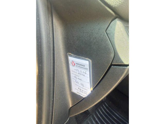 Foto 10 van Peugeot 208 1.2 VTi Allure APK/AIRCO (bj 2013)