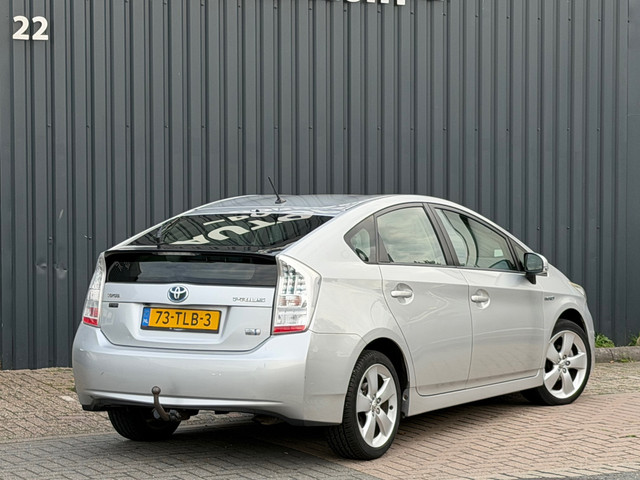 Foto 10 van Toyota Prius 1.8 Dynamic|Camera|Trekhaak|Navi|Head-UP|Massage|Dealer Onderhouden