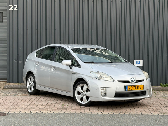 Foto 8 van Toyota Prius 1.8 Dynamic|Camera|Trekhaak|Navi|Head-UP|Massage|Dealer Onderhouden