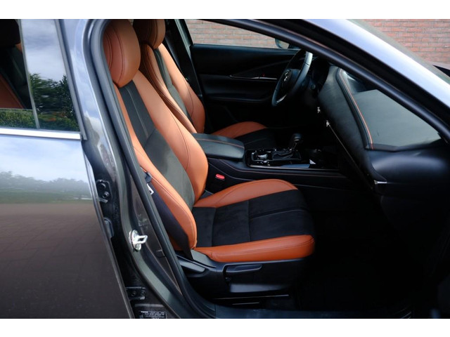 Foto 4 van Mazda CX-30 2.5 e-SkyActiv-G M Hybrid 140pk Aut. Nagisa - Head-up display - Bose - Adaptieve cruise