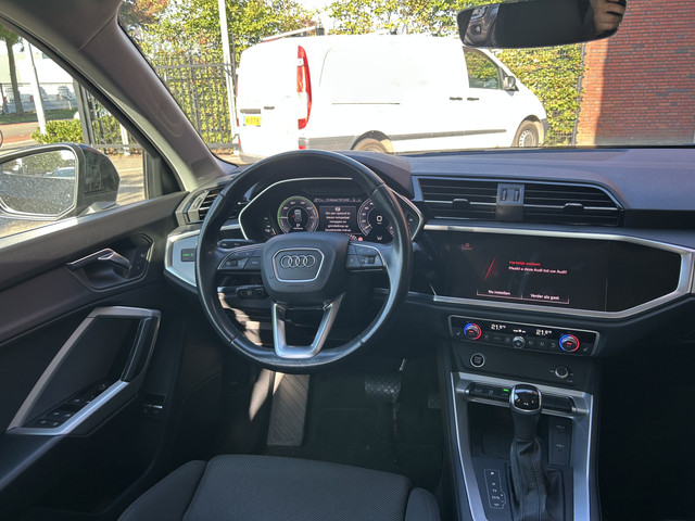 Foto 4 van Audi Q3 45 TFSI e S edition S-Line // NAVI + CARPLAY // SONOS AUDIO // ADAPTIVE CRUISE // FULL LED /