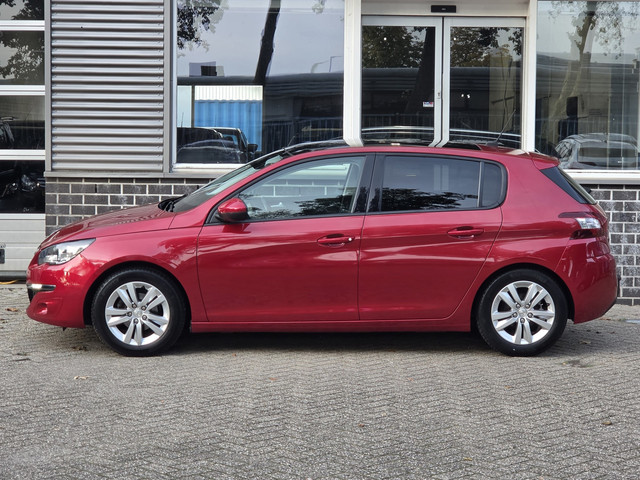 Foto 2 van Peugeot 308 1.2 PureTech Blue Lion Pano Apk Tm 08-2027