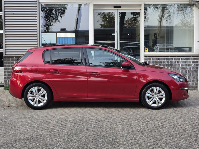 Foto 5 van Peugeot 308 1.2 PureTech Blue Lion Pano Apk Tm 08-2027