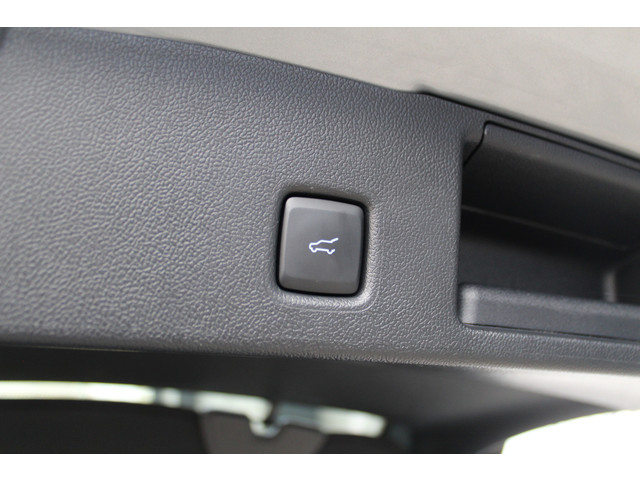 Foto 9 van Ford Kuga 2.5 243 pk PHEV ST-Line X Maart 2026, slechts 9.800km ! Autm. airco dual, elektr. panodak,