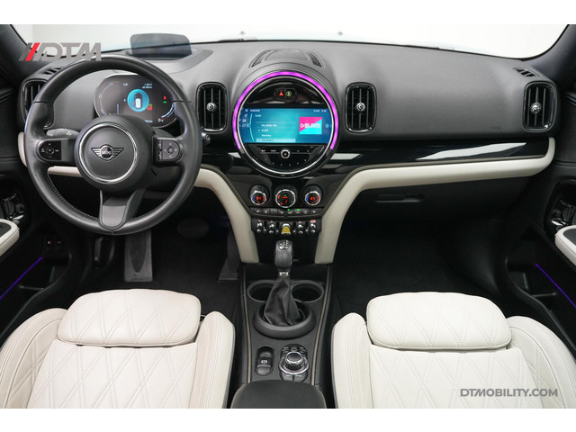 Foto 9 van MINI Countryman 1.5 Cooper S E ALL4 | Panorama | Chester | Camera