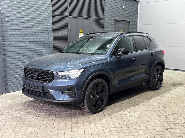 Foto 3 van Volvo XC40 2.0 B3 Plus Black Edition | Harman/Kardon | BLIS | 360° Camera | Pilot Assist | Stoel+Stu