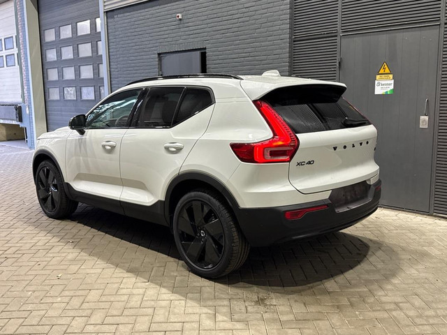 Foto 2 van Volvo XC40 B3 Plus Black Edition | Harman/Kardon | BLIS | 360° Camera | Pilot Assist | Stoel+Stuurve