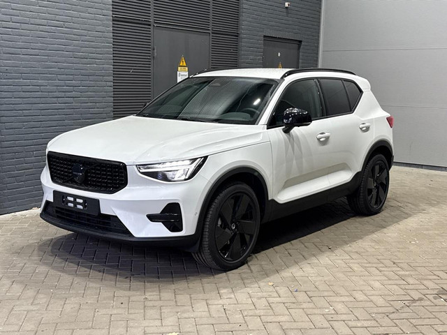 Foto 3 van Volvo XC40 B3 Plus Black Edition | Harman/Kardon | BLIS | 360° Camera | Pilot Assist | Stoel+Stuurve