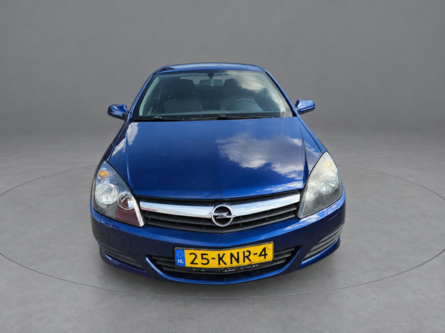 Foto 2 van Opel Astra GTC 1.4 Enjoy (bj 2005)