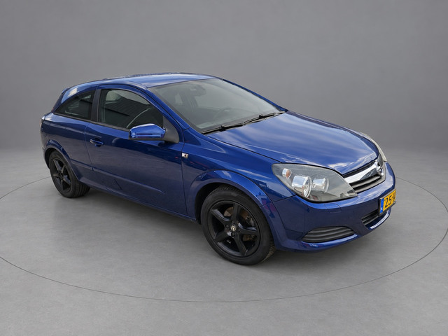 Foto 4 van Opel Astra GTC 1.4 Enjoy (bj 2005)