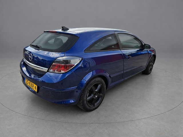 Foto 5 van Opel Astra GTC 1.4 Enjoy (bj 2005)