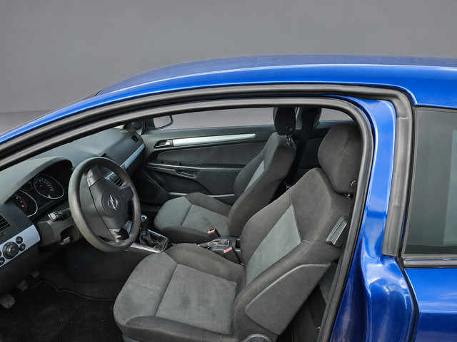 Foto 8 van Opel Astra GTC 1.4 Enjoy (bj 2005)