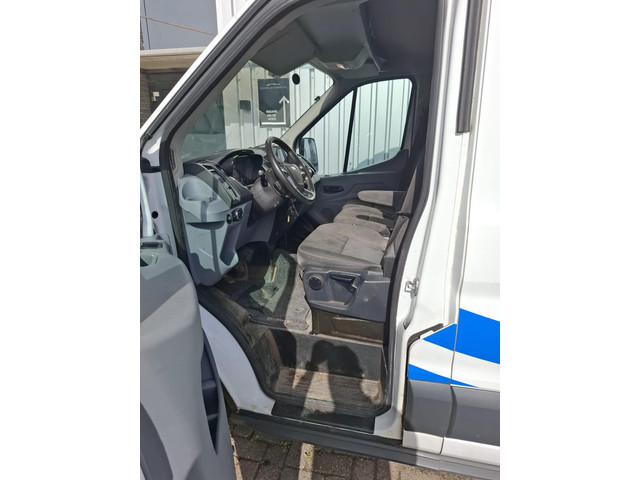 Foto 9 van Ford Transit 310 2.0 TDCI L3H2 Trend! 2e EIGENAAR! Airco l Navi l Cruise l Trekhaak! GOED ONDERHOUDE