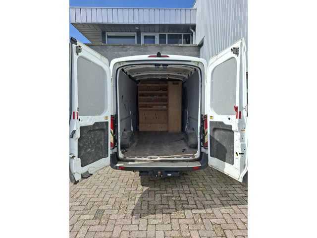 Foto 5 van Ford Transit 310 2.0 TDCI L3H2 Trend! 2e EIGENAAR! Airco l Navi l Cruise l Trekhaak! GOED ONDERHOUDE