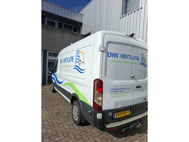 Foto 3 van Ford Transit 310 2.0 TDCI L3H2 Trend! 2e EIGENAAR! Airco l Navi l Cruise l Trekhaak! GOED ONDERHOUDE